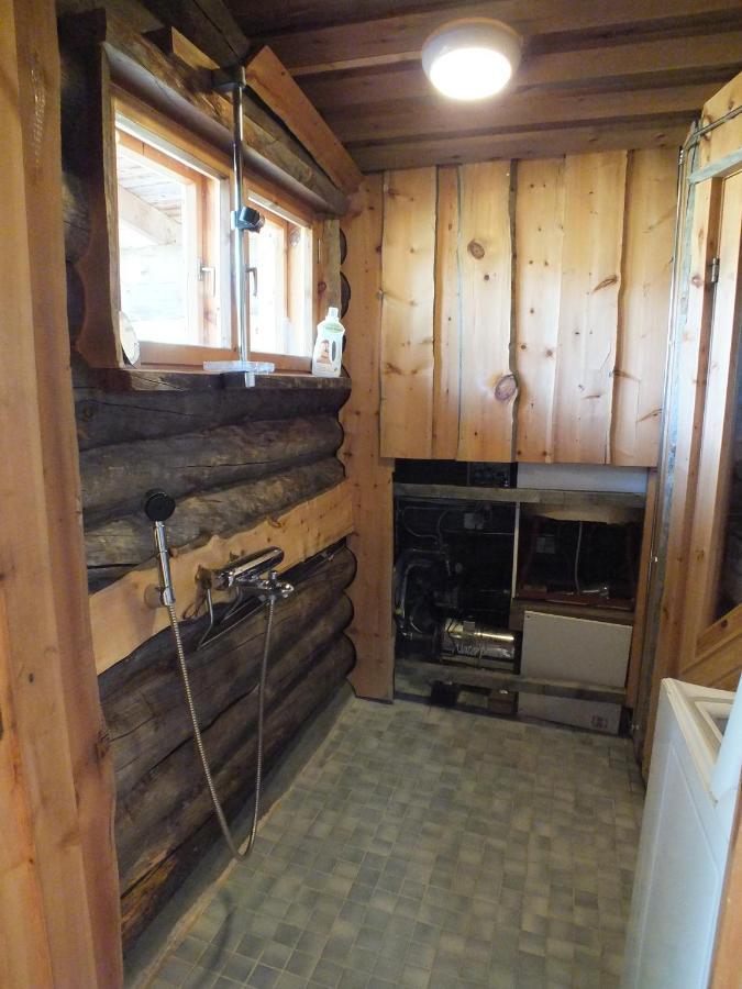 Cabin At Huskies Farm 伊纳利 外观 照片
